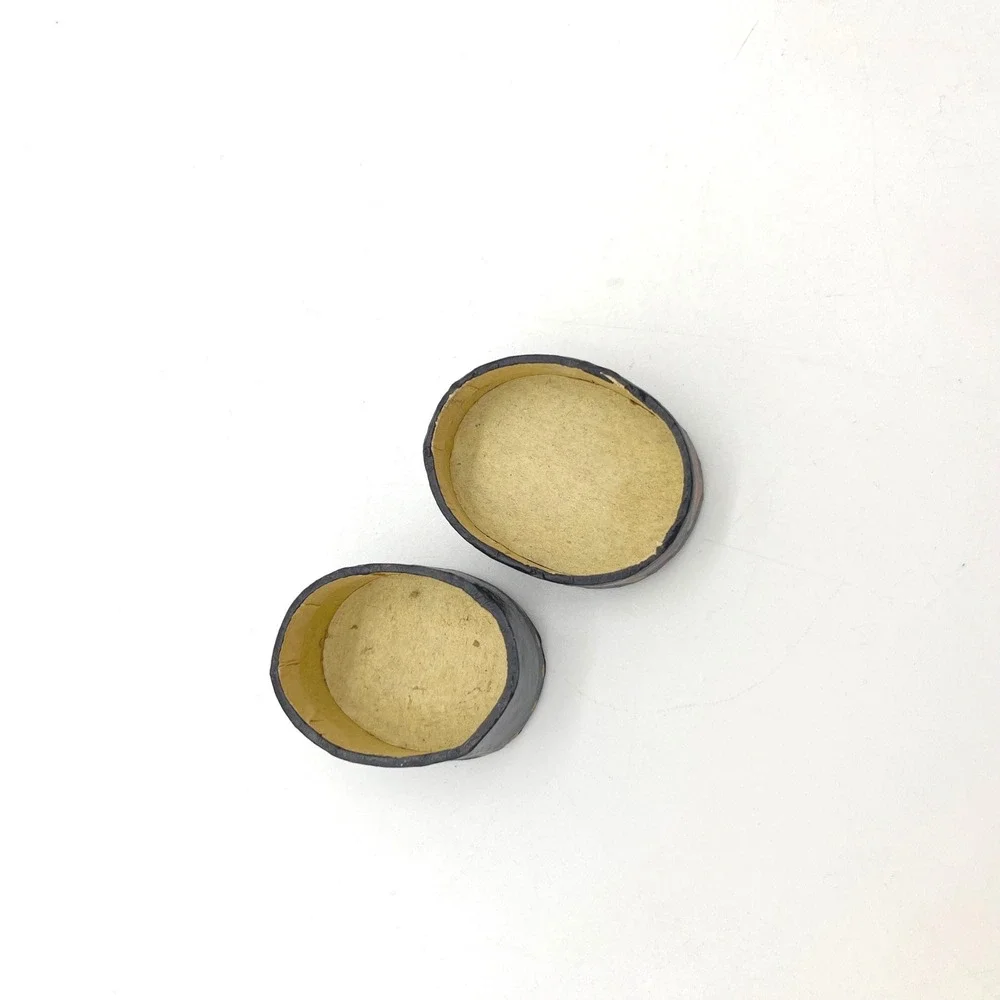 Vintage Folk Art Hand Painted Miniature Trinket Box Floral Black‎ Oval